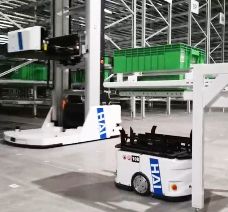 多層料箱機(jī)器人+潛伏頂升式AGV 大小車(chē)同場(chǎng)作業(yè)，解鎖貨到人一站式智能揀選新模式